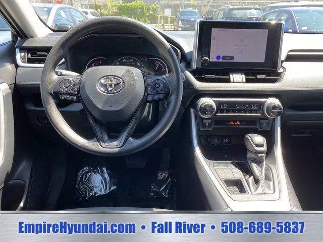 Used 2025 Toyota RAV4 XLE AWD/4WD image 11