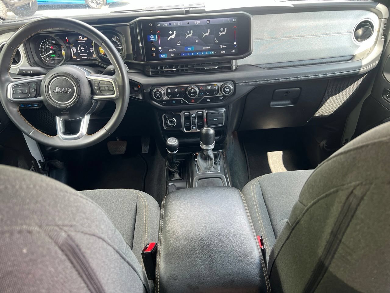 Used 2024 Jeep Wrangler Unlimited Sahara AWD/4WD image 22