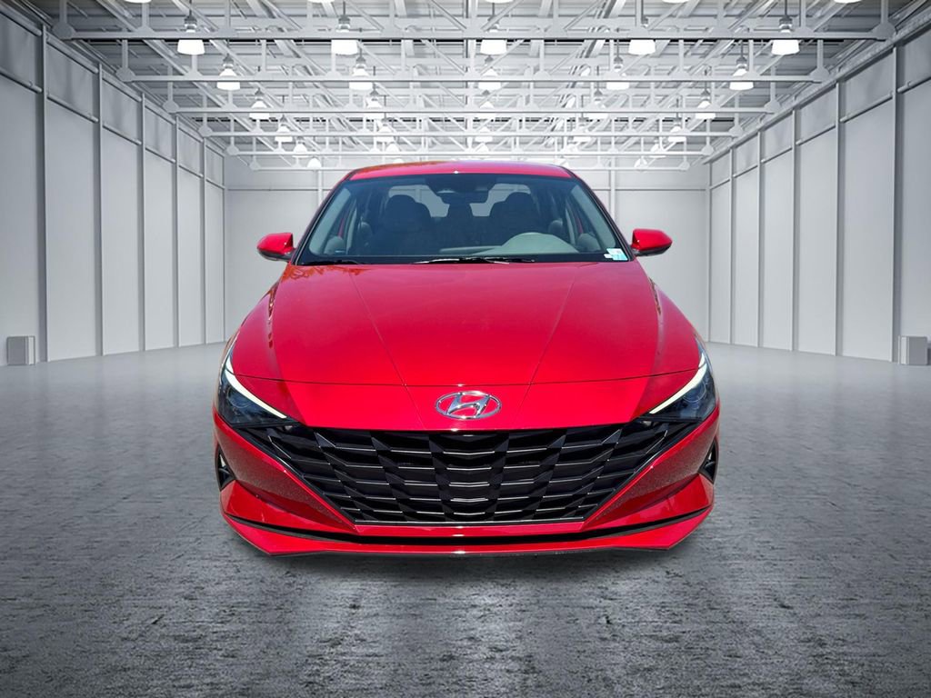 Used 2023 Hyundai Elantra SEL w/ Cargo Package FWD image 2