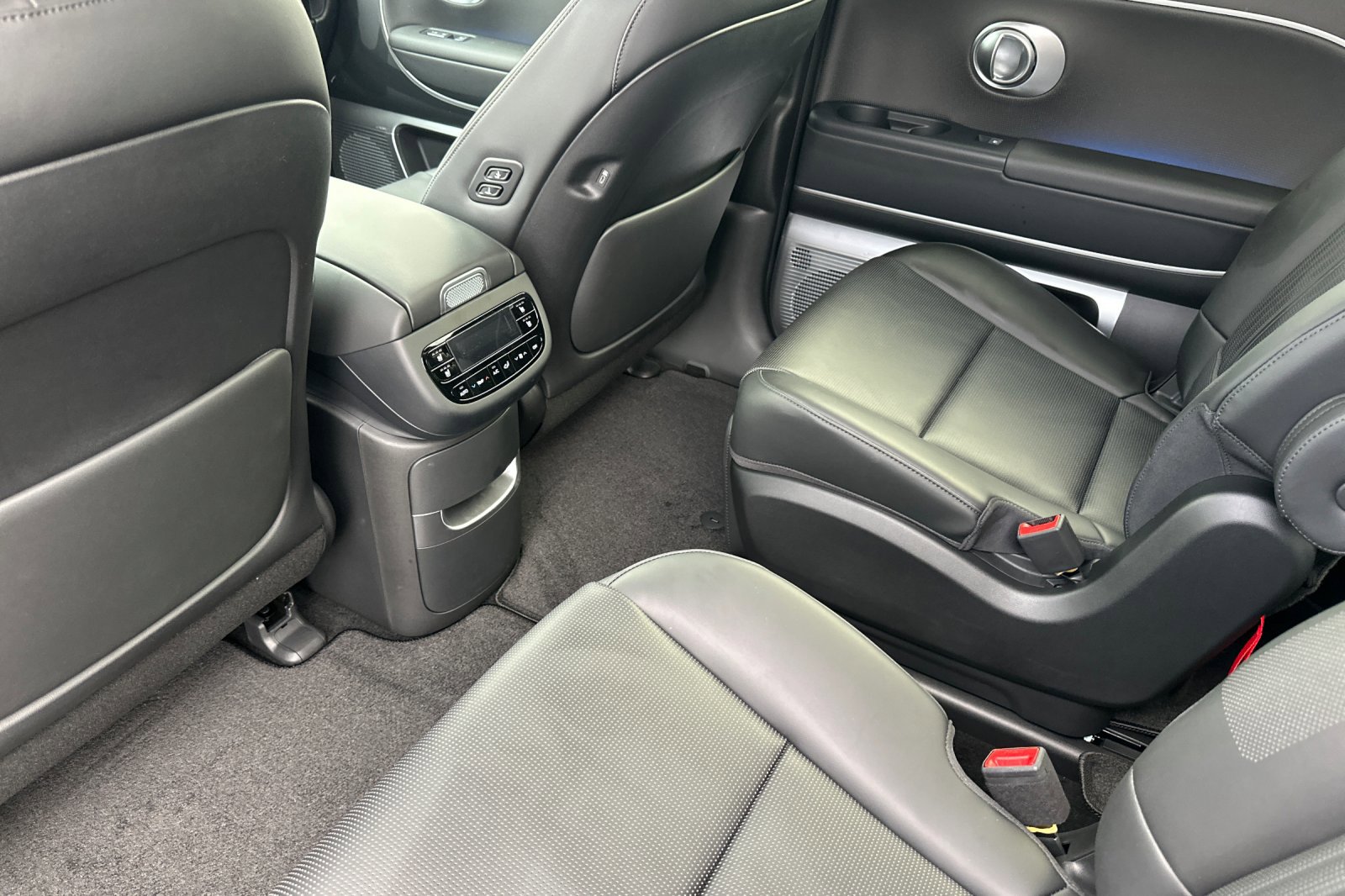 New 2026 Hyundai Ioniq 9 Calligraphy image 12