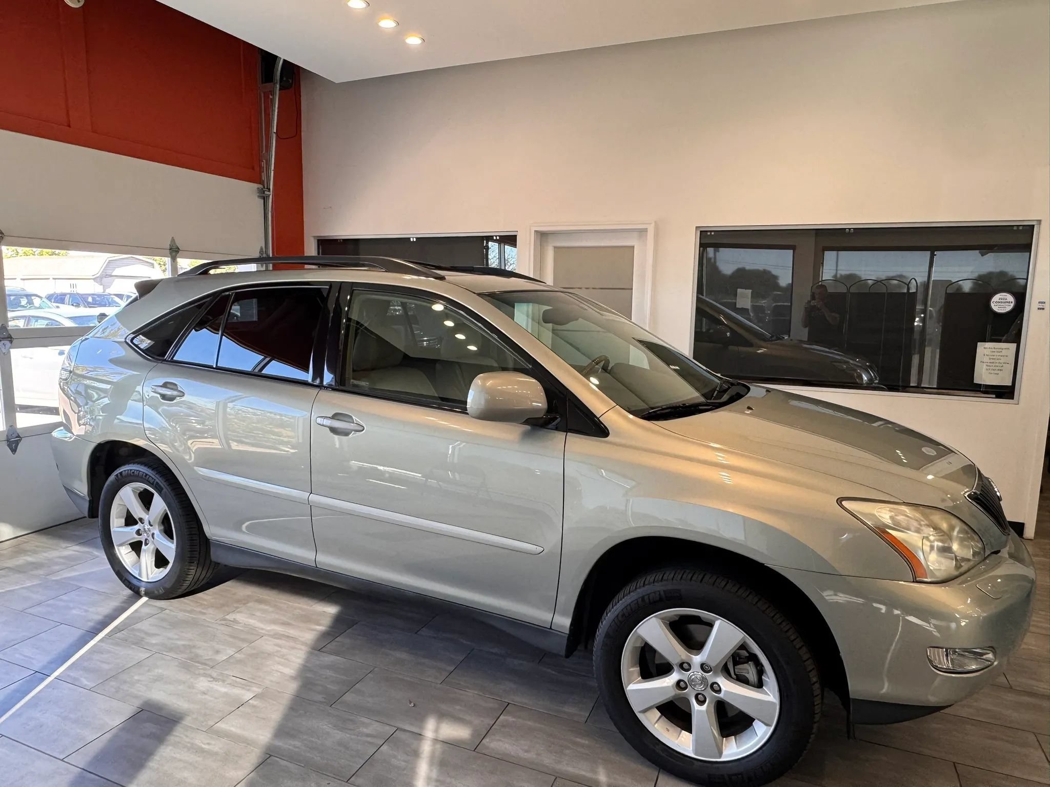 Used 2004 Lexus RX 330 w/ Premium Plus Pkg FWD image 7