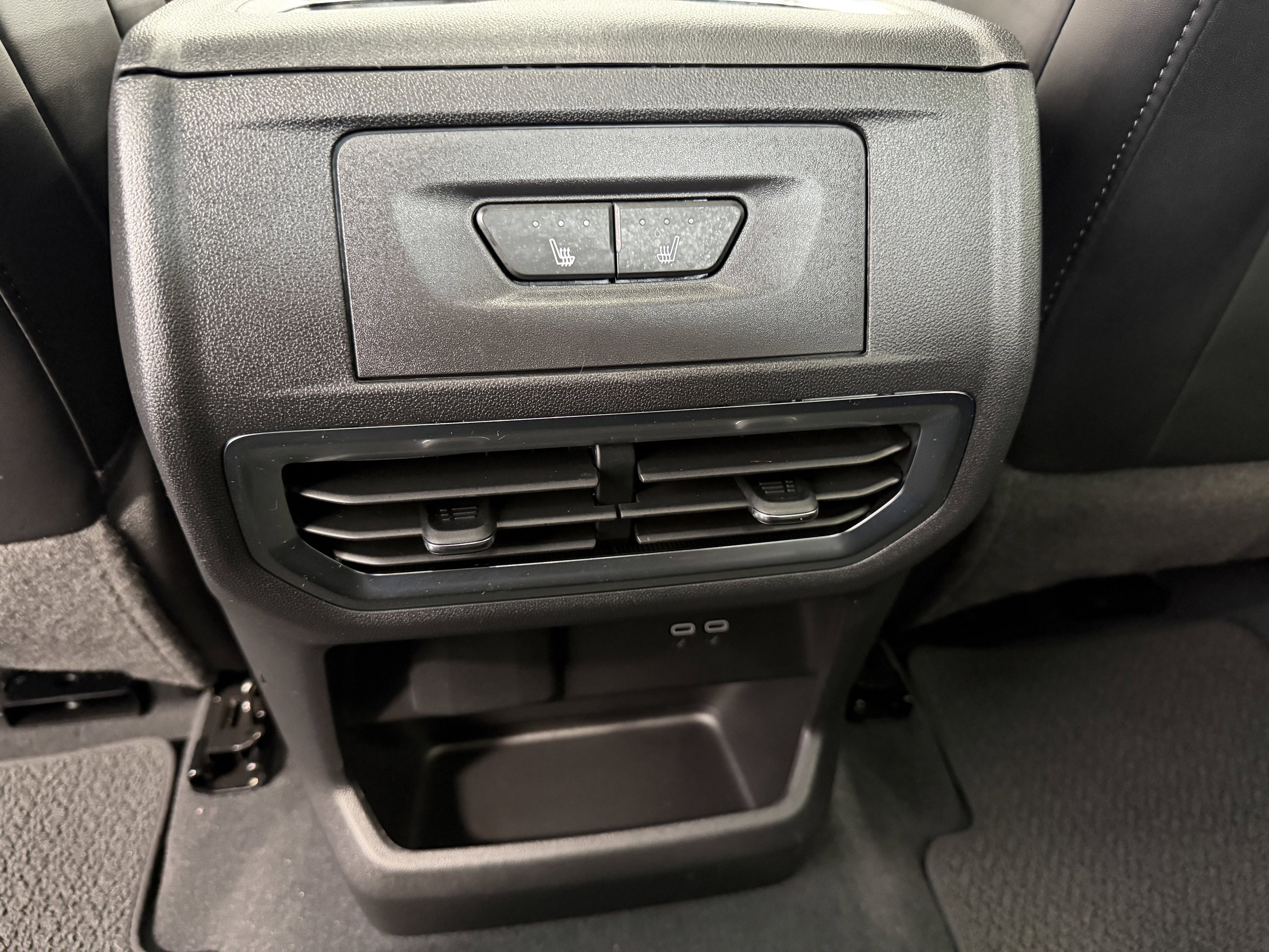 Used 2024 GMC Sierra EV Denali AWD/4WD image 9