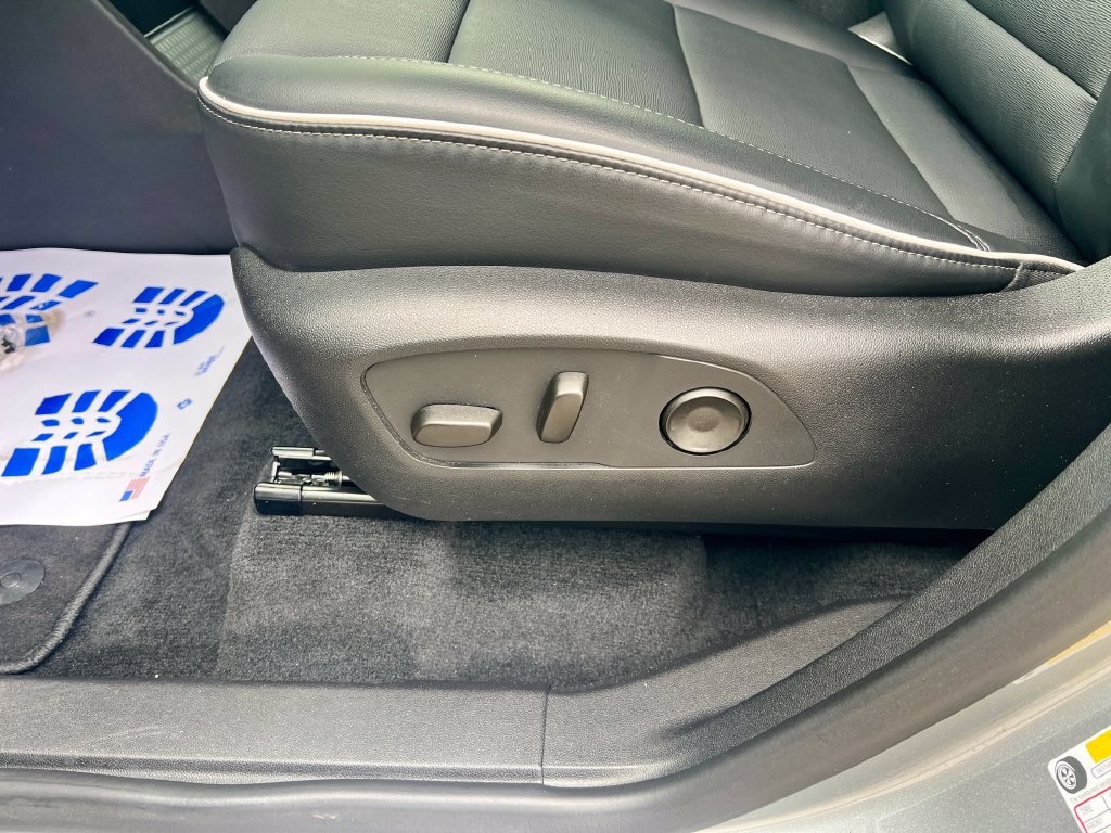 Used 2025 Buick Enclave Preferred w/ Power Package FWD image 19