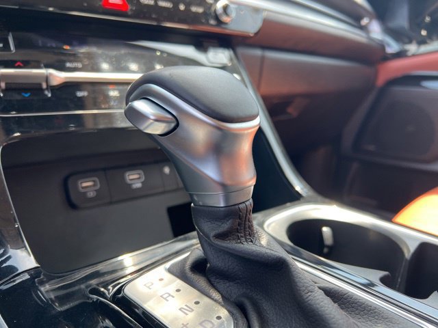 Certified 2024 Kia Carnival SX Prestige FWD image 23