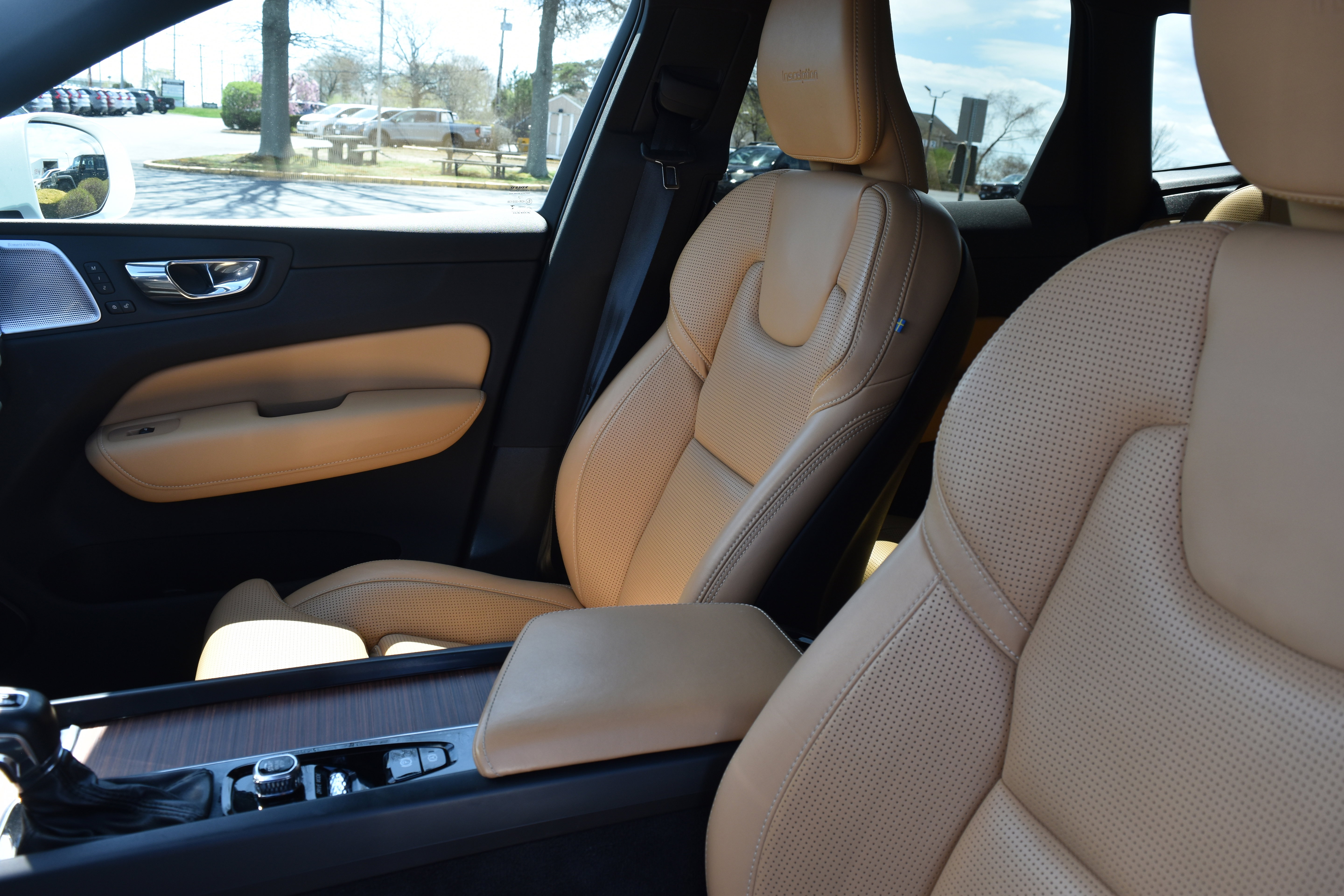 Used 2019 Volvo XC60 T6 Inscription w/ Protection Package Premier AWD/4WD image 14