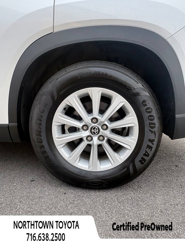 Used 2025 Toyota Grand Highlander AWD image 11