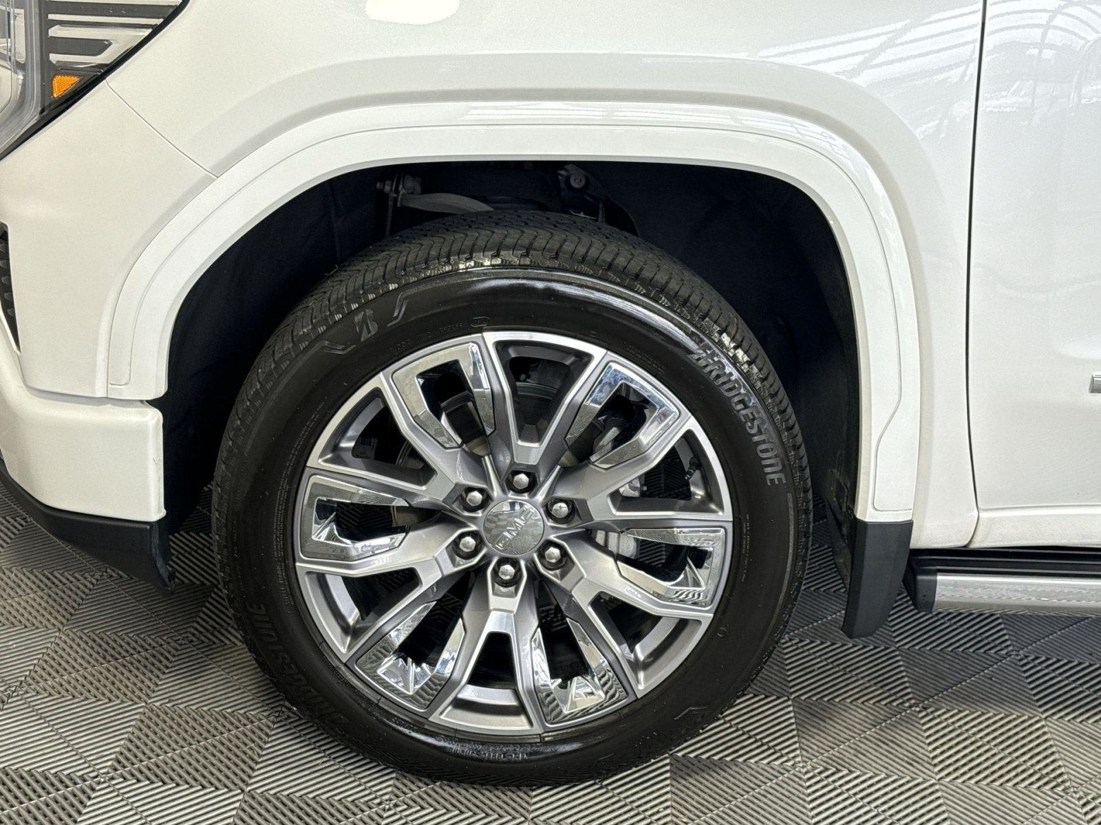 Used 2024 GMC Sierra 1500 Denali w/ Denali Reserve Package AWD/4WD image 12