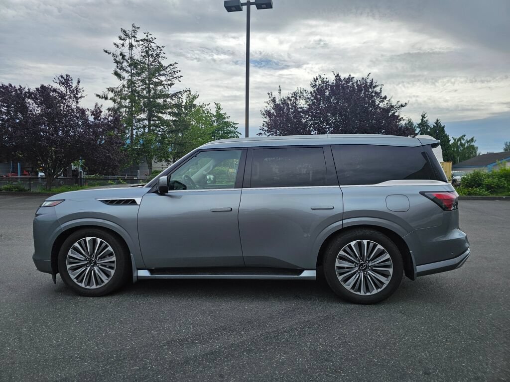 Used 2025 INFINITI QX80 Sensory AWD/4WD image 4