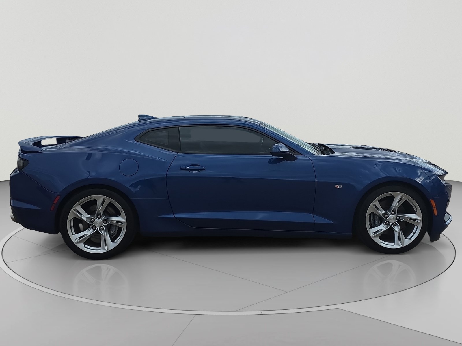 Used 2022 Chevrolet Camaro LT RWD image 6