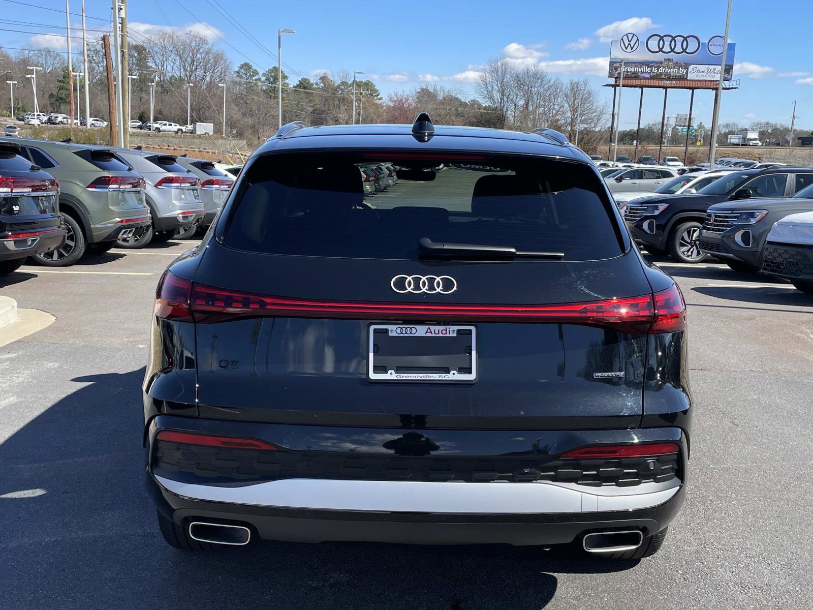 Used 2025 Audi Q5 Premium w/ Convenience Package image 6