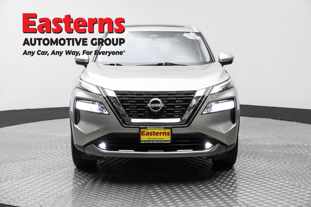 Used 2022 Nissan Rogue SL w/ SL Premium Package image 2