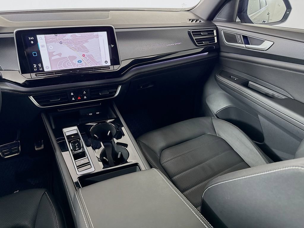 Used 2024 Volkswagen Atlas Cross Sport SEL R-Line image 25