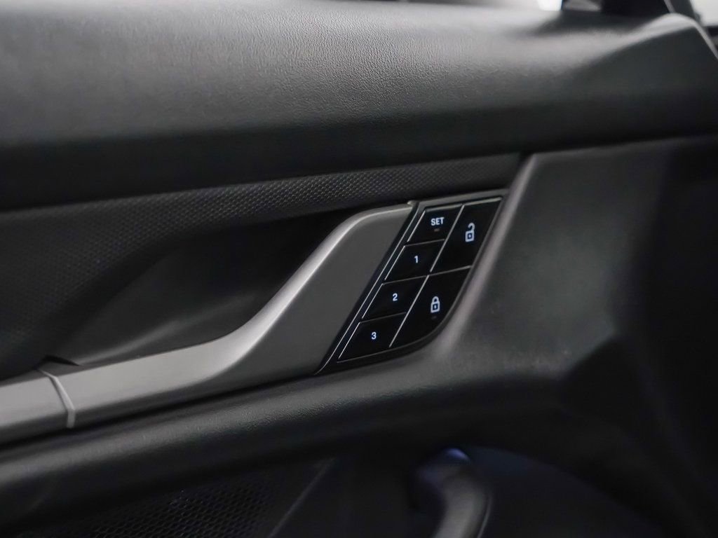 Certified 2021 Porsche Taycan 4S image 23