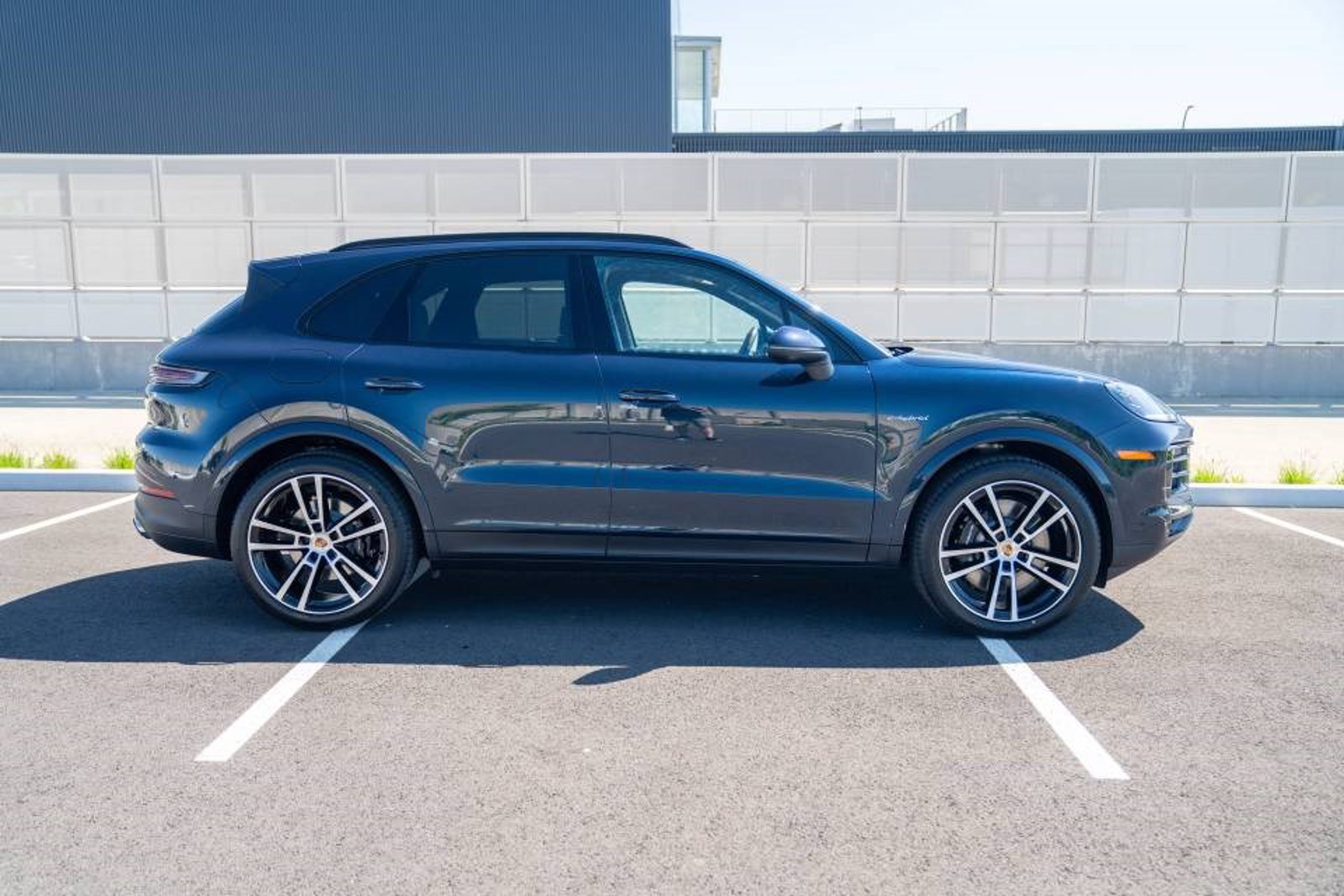New 2026 Porsche Cayenne E-Hybrid AWD/4WD image 8