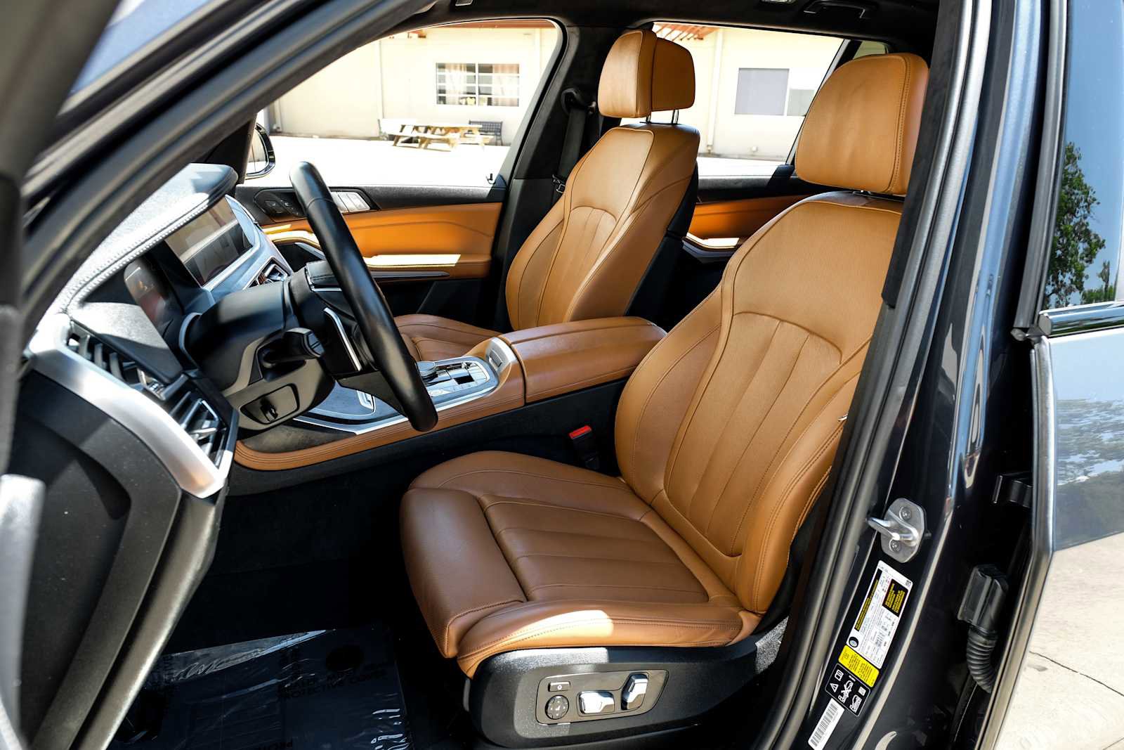 Used 2022 BMW X7 xDrive40i w/ Premium Package image 33