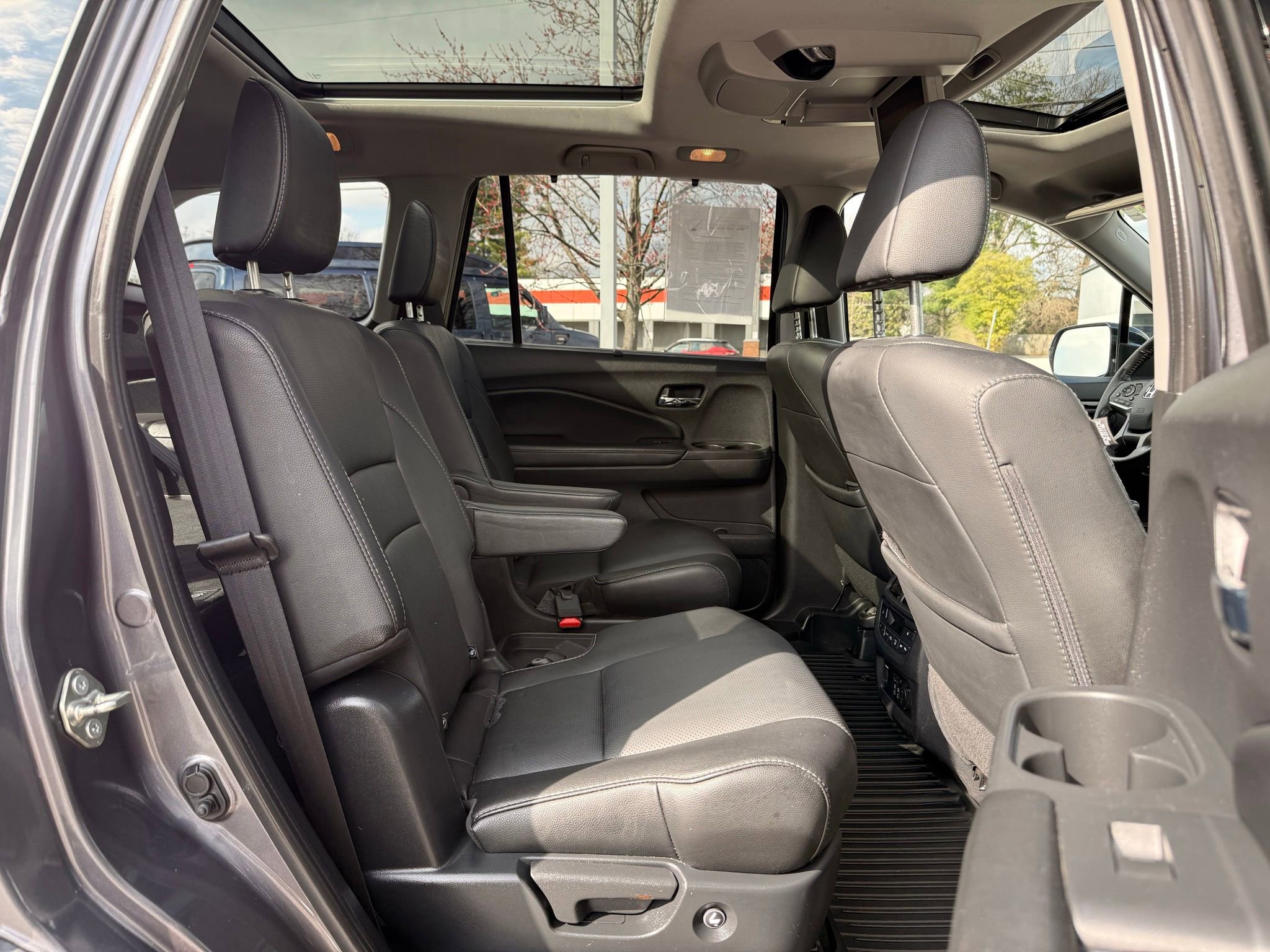 Used 2020 Honda Pilot Elite image 22