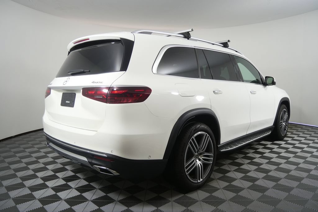 Used 2024 Mercedes-Benz GLS 450 4MATIC image 3