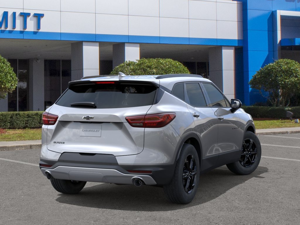 New 2026 Chevrolet Blazer LT w/ Midnight/Sport Edition FWD image 4