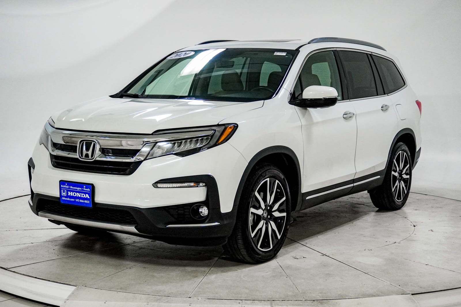 Used 2020 Honda Pilot Touring image 3