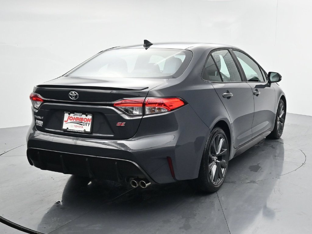Used 2025 Toyota Corolla SE FWD image 6