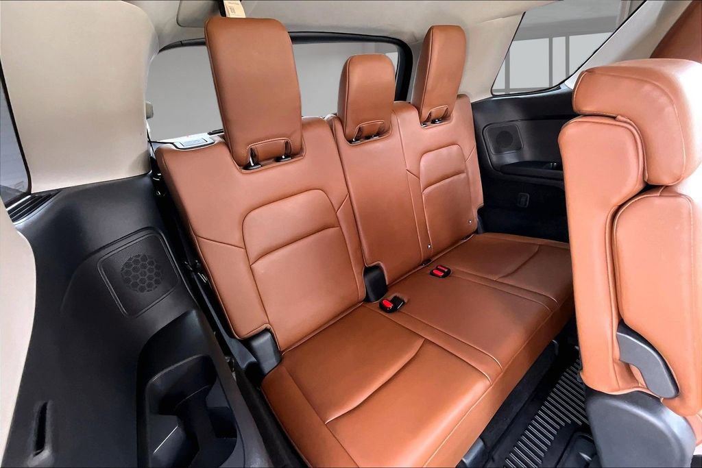 Used 2024 Nissan Pathfinder Platinum w/ Cargo Package image 25