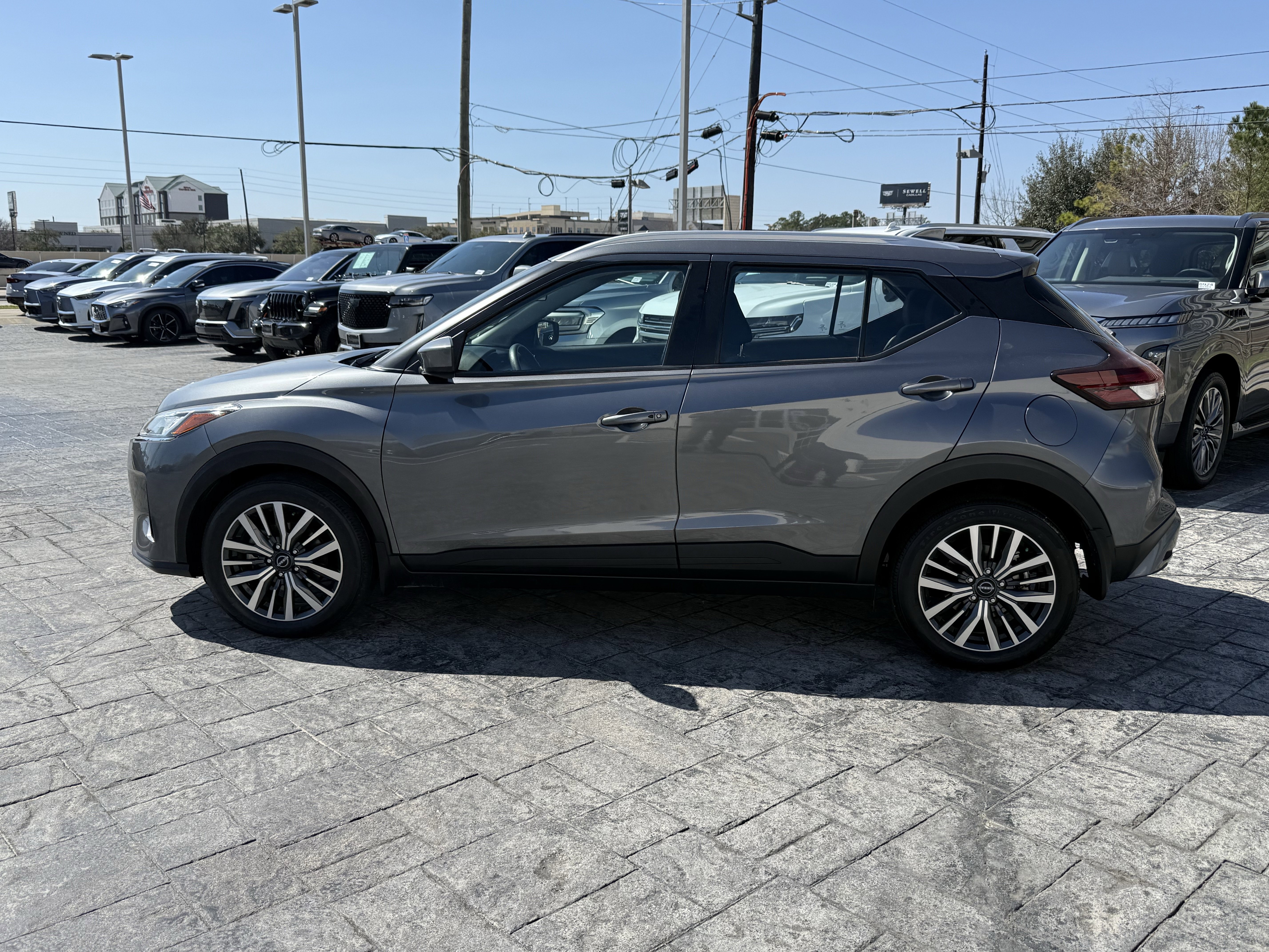 Used 2024 Nissan Kicks SV image 4