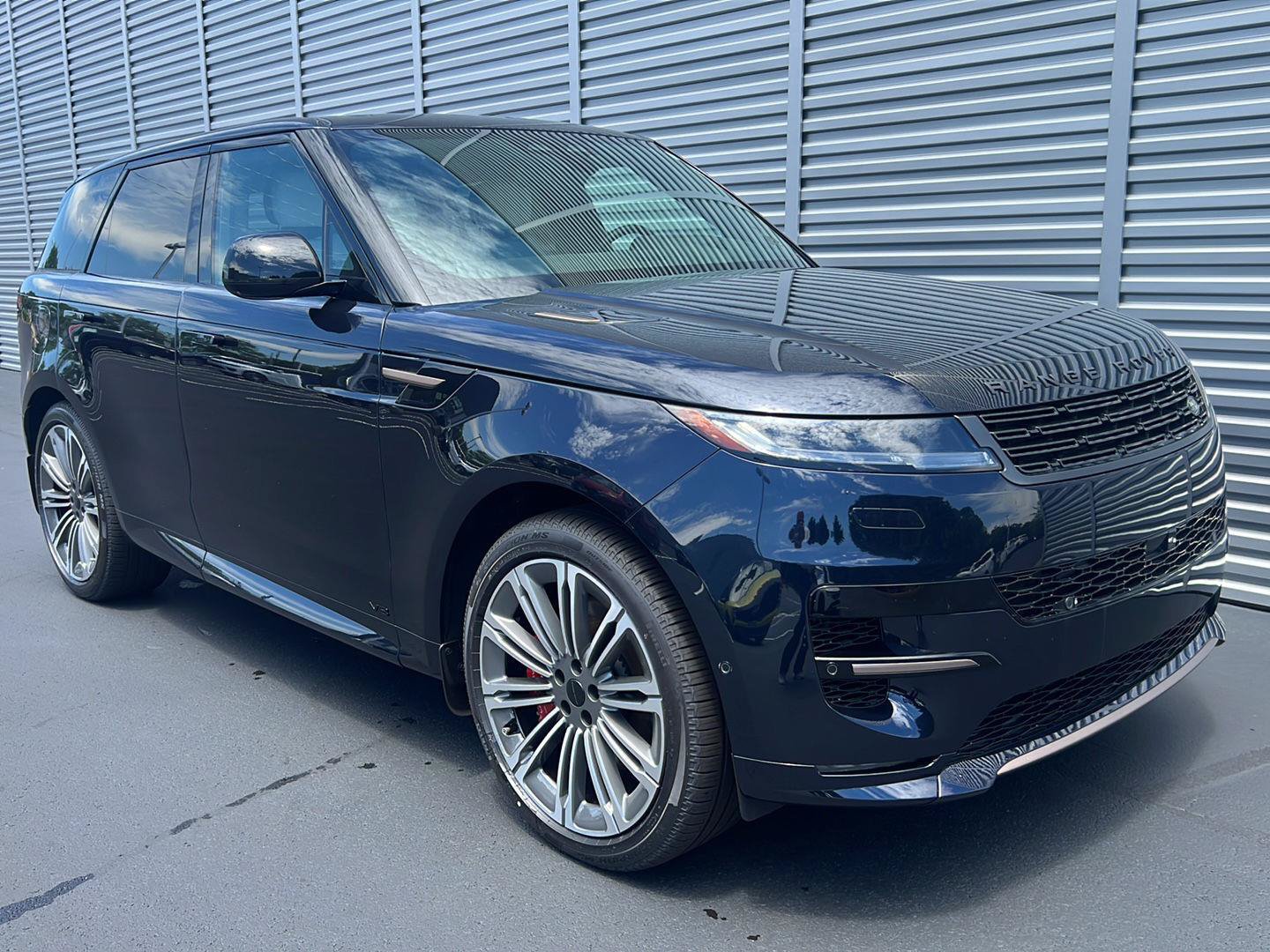 New 2026 Land Rover Range Rover Sport Dynamic SE AWD/4WD image 7