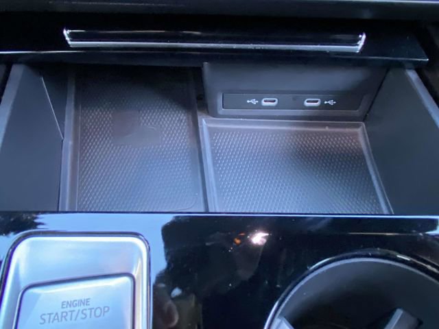 Used 2024 Volkswagen Atlas Cross Sport SE image 19