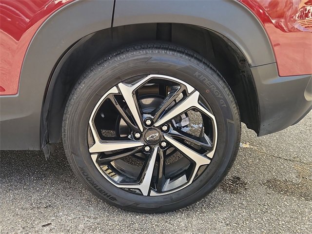 Certified 2023 Chevrolet TrailBlazer RS w/ Sun and Liftgate Package image 32