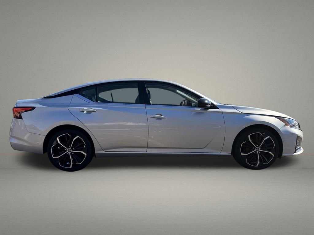 Used 2024 Nissan Altima 2.5 SR image 6