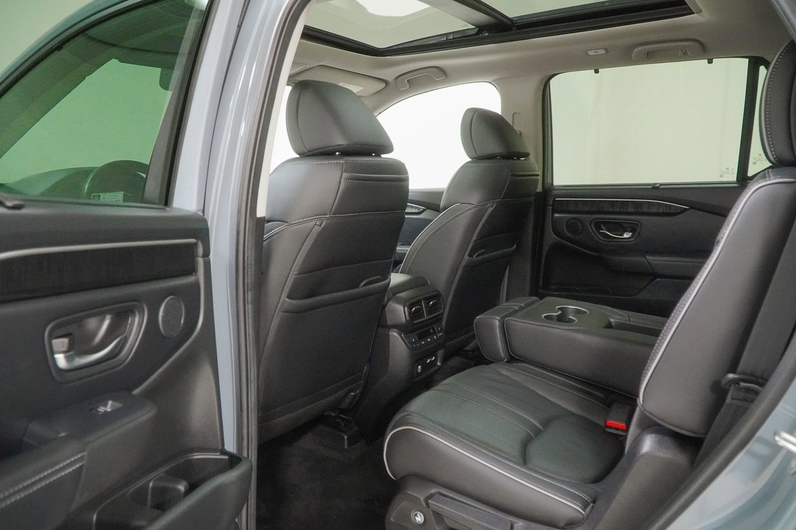 Used 2023 Honda Pilot Elite image 45