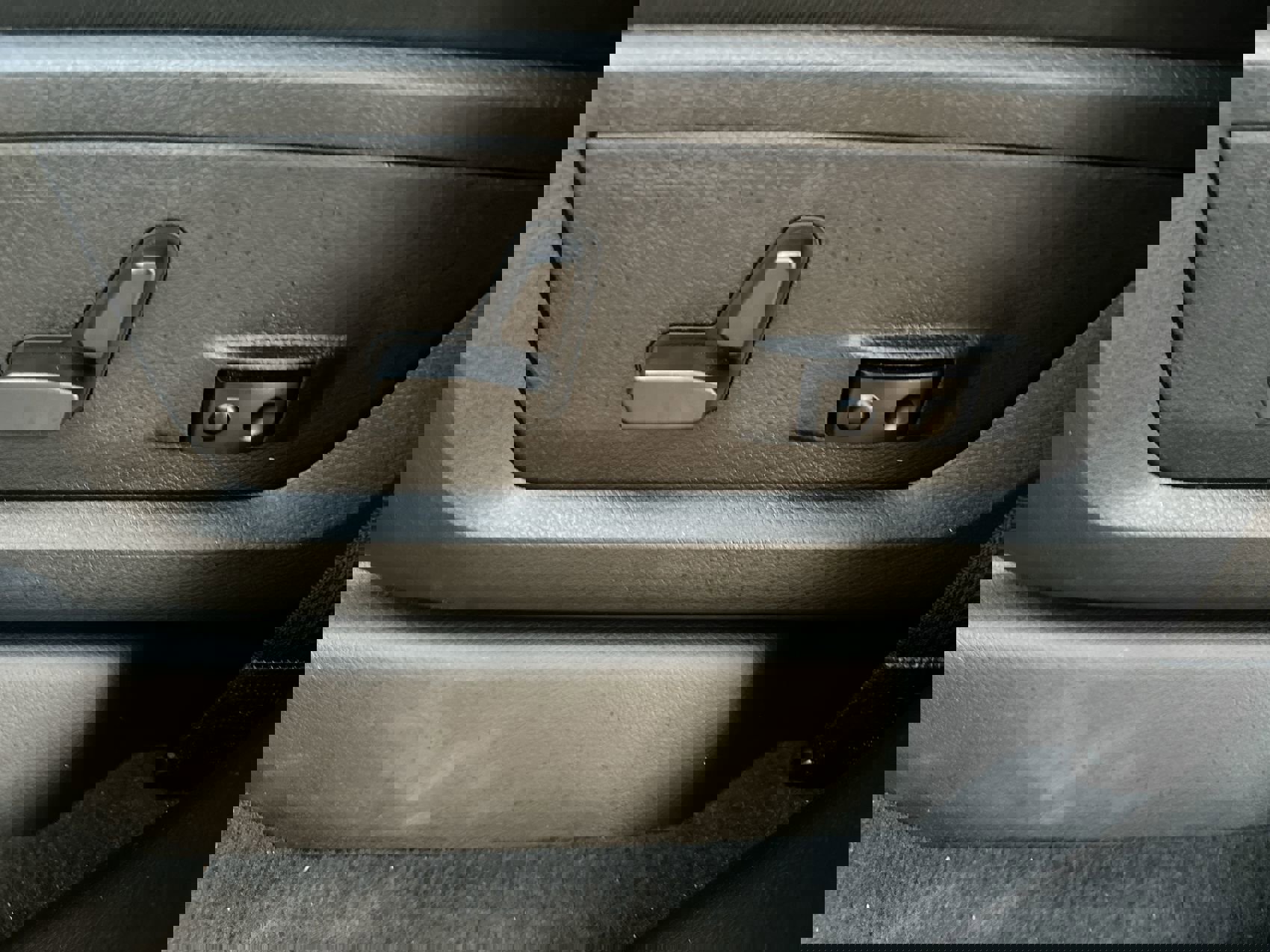 Used 2025 RAM 3500 Limited image 12