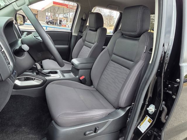 Used 2024 Nissan Frontier SV image 10