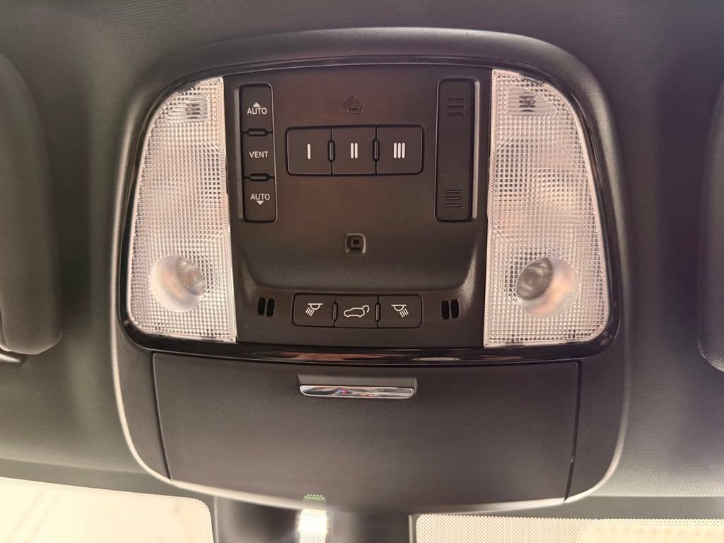 Used 2025 Dodge Durango R/T AWD/4WD image 46