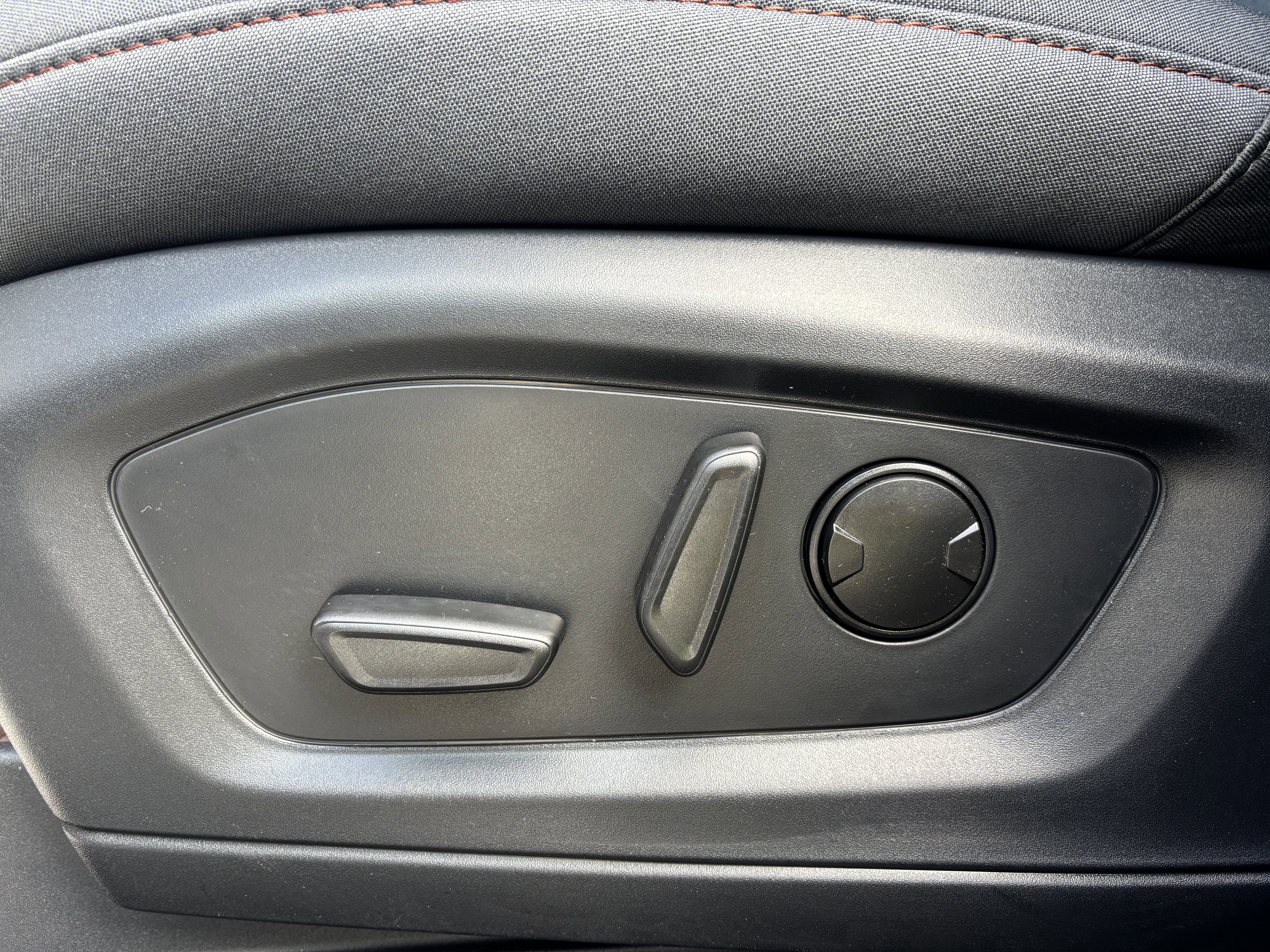 New 2026 Ford Explorer Active image 24