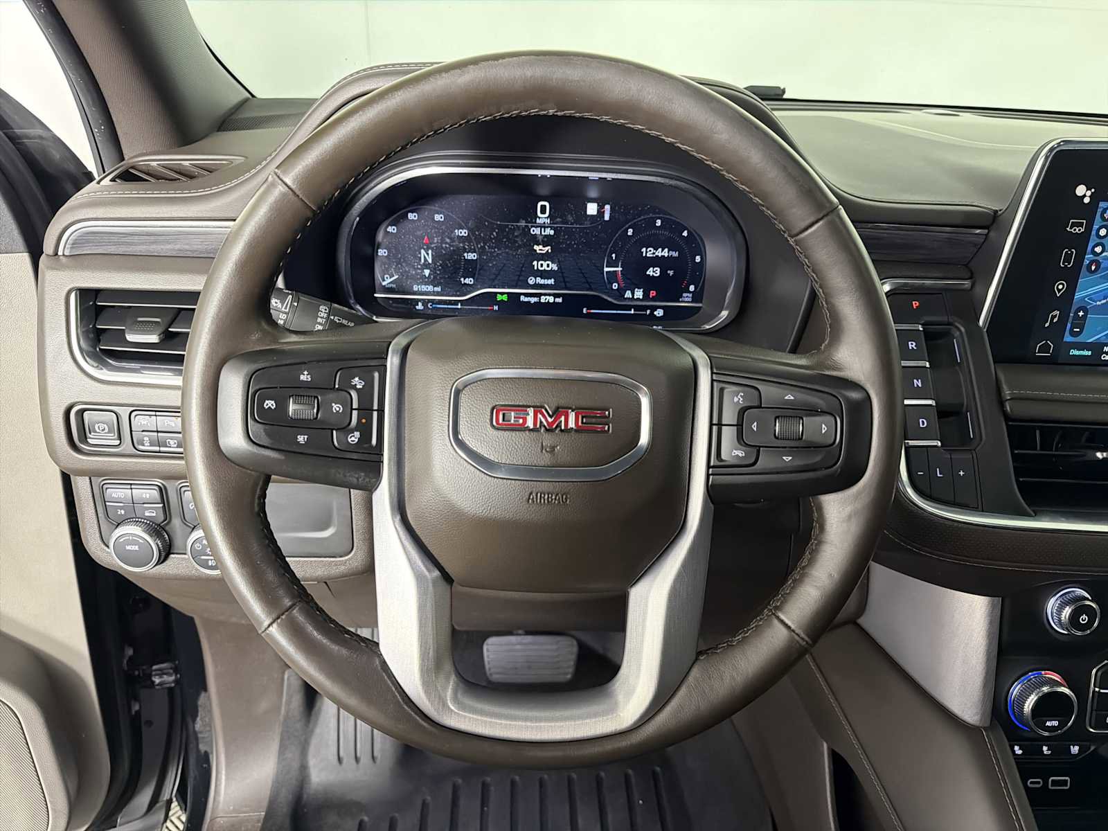 Used 2022 GMC Yukon XL SLT w/ SLT Luxury Package image 52