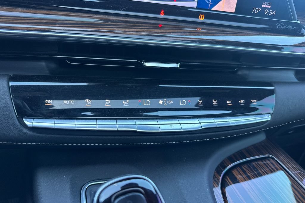 Certified 2021 Cadillac Escalade ESV Premium Luxury w/ Driver Assist Tech Package AWD/4WD image 28