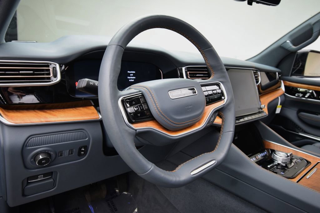 New 2024 Jeep Grand Wagoneer Series III AWD/4WD image 37