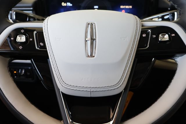 New 2026 Lincoln Aviator AWD image 24