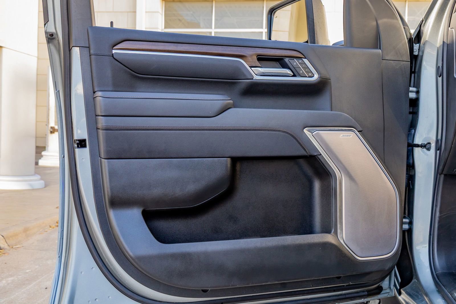 Used 2025 Chevrolet Silverado 2500 High Country w/ High Country Premium Package image 35