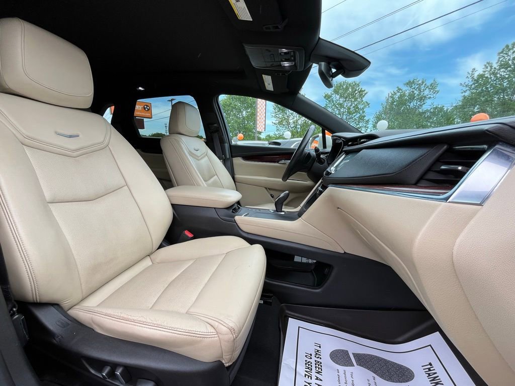 Used 2017 Cadillac XT5 Luxury w/ Driver Awareness Package AWD/4WD image 20