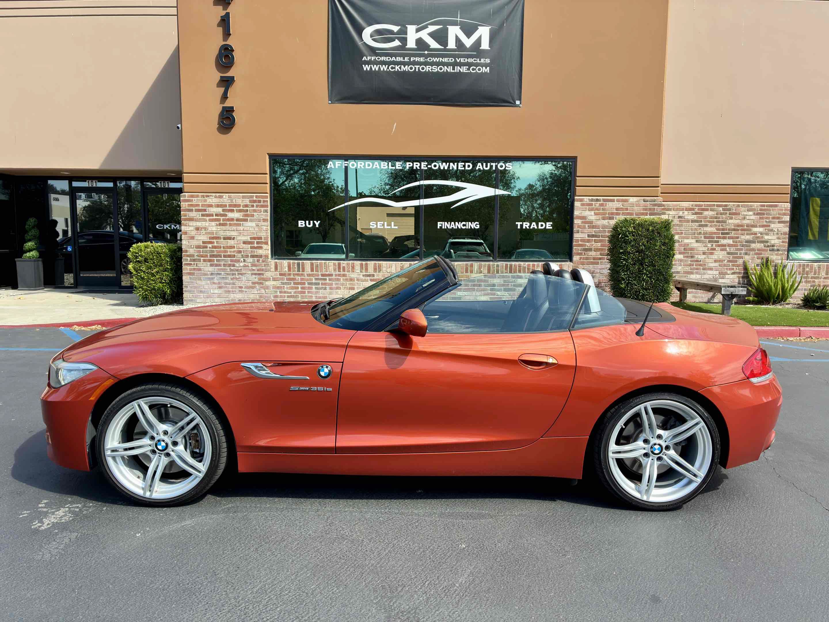 Used 2014 BMW Z4 sDrive35is RWD image 3