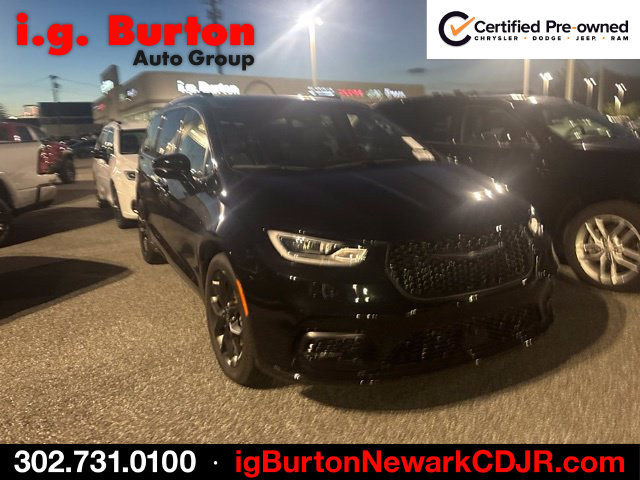 Used 2025 Chrysler Pacifica Limited FWD image 3