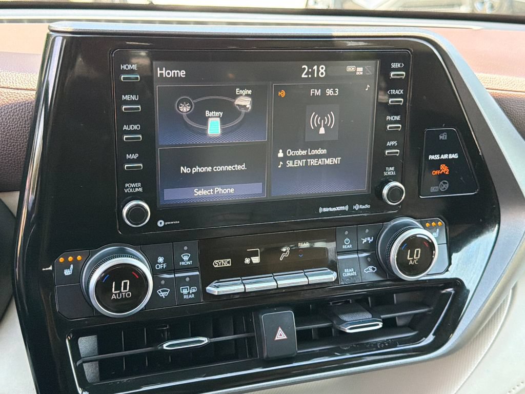 Used 2022 Toyota Highlander XLE AWD/4WD image 26