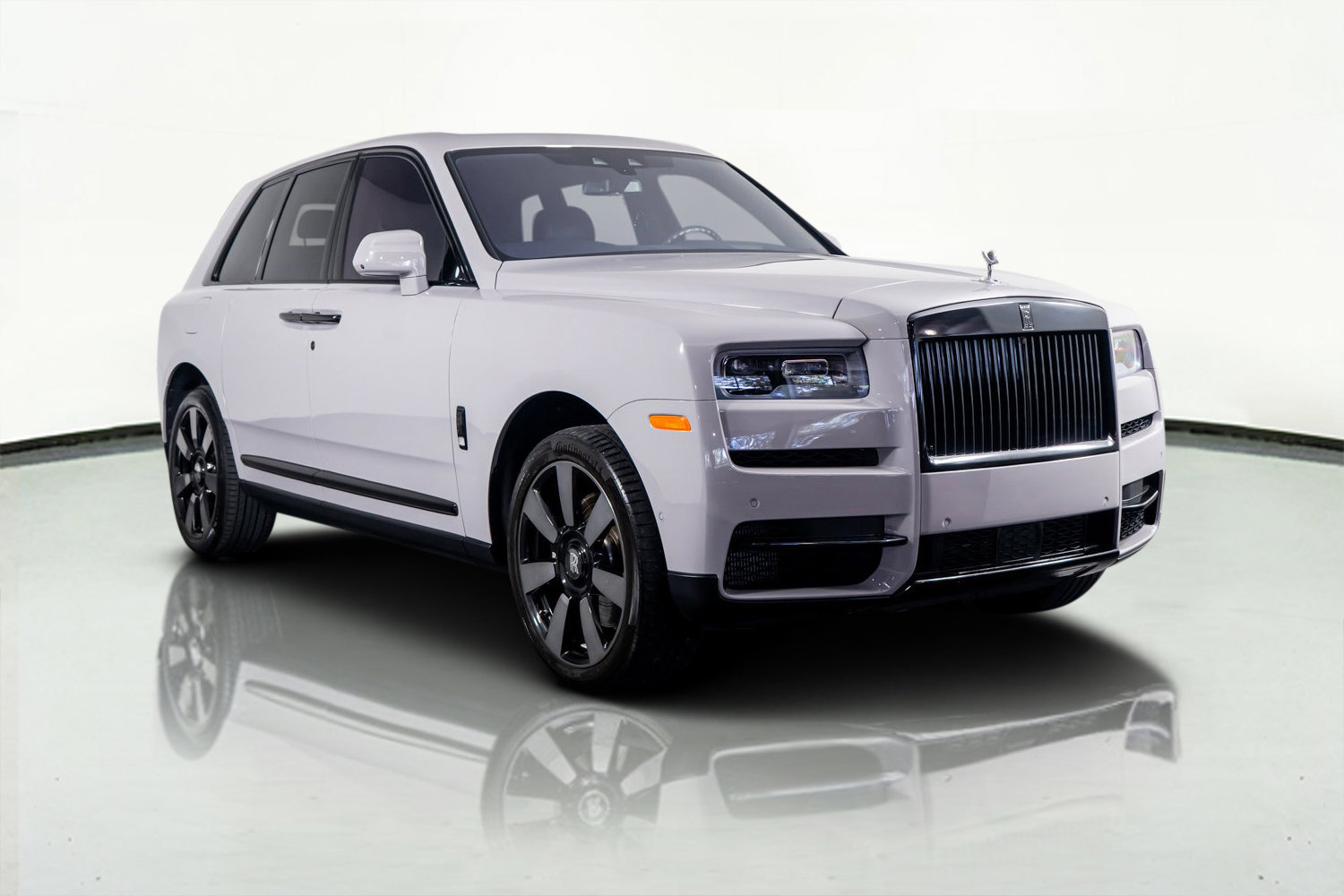 Used 2023 Rolls-Royce Cullinan image 4