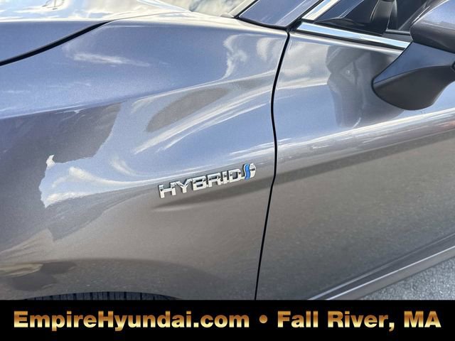 Used 2020 Toyota Camry XLE w/ Sunroof Package image 11