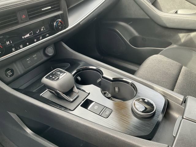 Used 2024 Nissan Rogue SV image 24