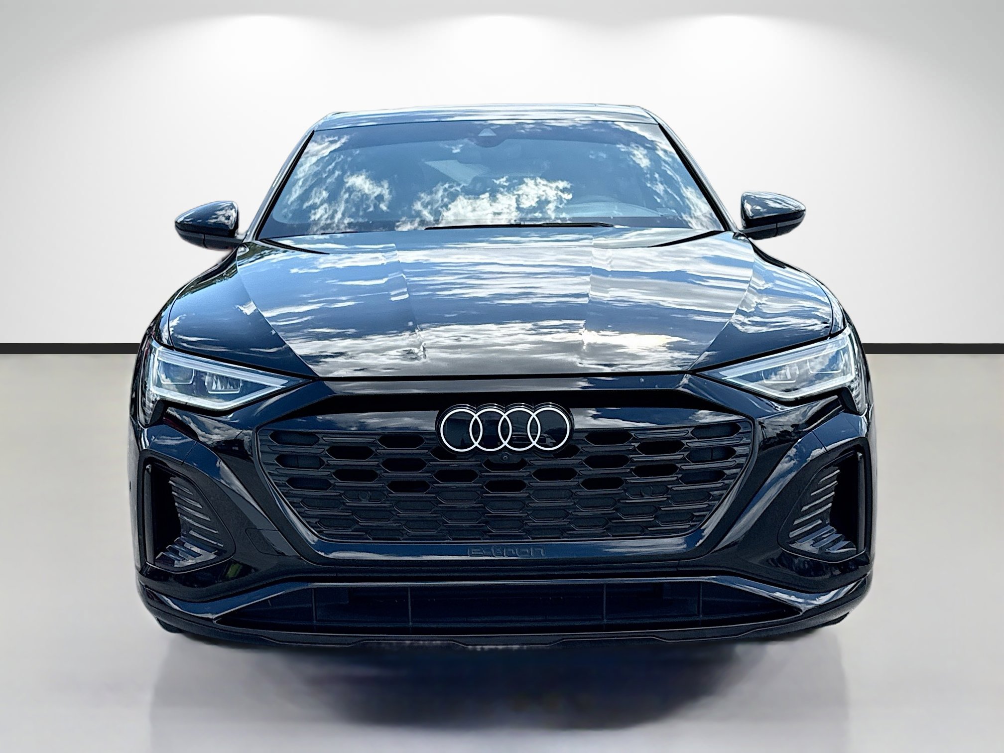 Used 2024 Audi Q8 e-tron Premium Plus AWD/4WD image 8