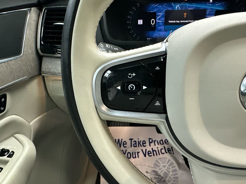 Used 2023 Volvo XC90 B5 Plus image 28