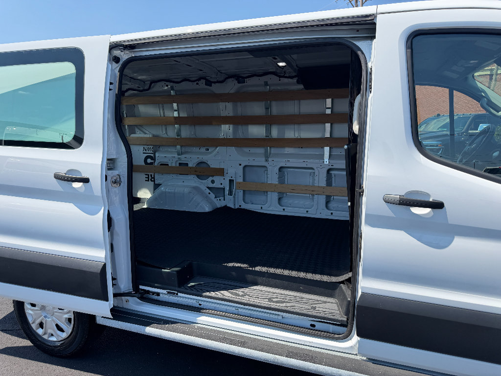 Used 2025 Ford Transit 250 Low Roof w/ Exterior Upgrade Package RWD image 21